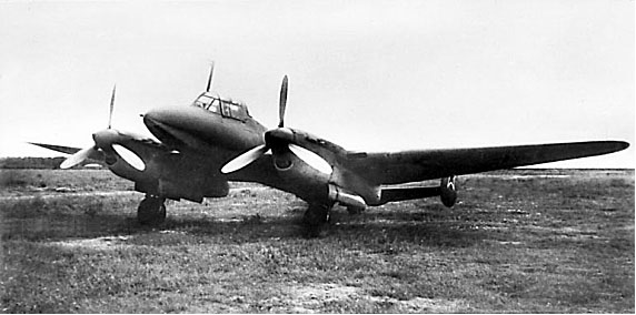 самолет - Пе-2 пикирующий
