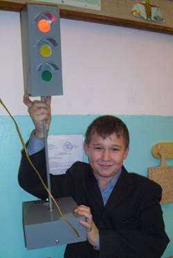 Светофор - макет для школы